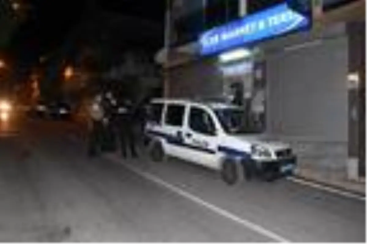 Komşuların bıçaklı kavgası: 1'i ağır, 2 yaralı