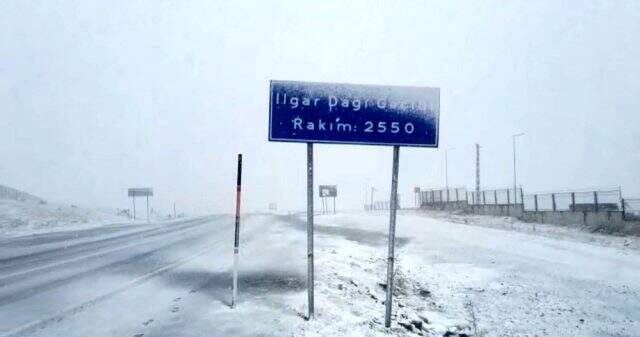 Mevsimin ilk karı yağdı