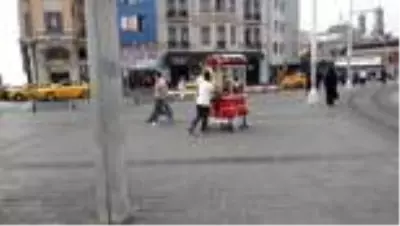 Taksim'de simit, kestane ve mısır tezgahlarının işgaliye izinlerinin iptal edilmesi Taksim'de simit, kestane ve mısır tezgahlarının işgaliye izinlerinin iptal edilmesi