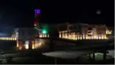 Tarihi mekanlar Türk ve Azerbaycan bayraklarının renkleriyle ışıklandırıldı Tarihi mekanlar Türk ve Azerbaycan bayraklarının renkleriyle ışıklandırıldı