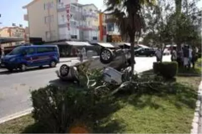 Virajı alamayan otomobil takla attı Virajı alamayan otomobil takla attı