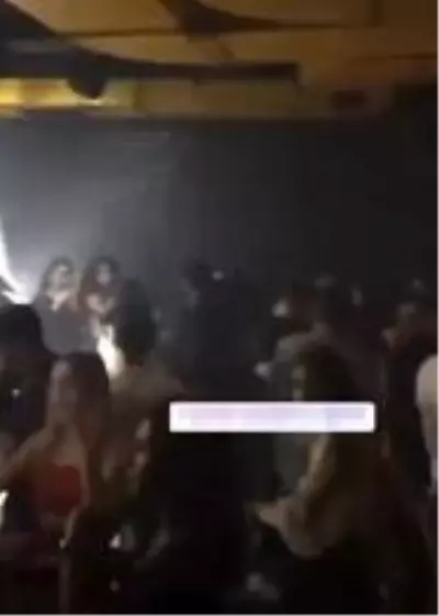 Yasağa rağmen düzenlenen eğlencede maske ve mesafe de unutuldu Yasağa rağmen düzenlenen eğlencede maske ve mesafe de unutuldu