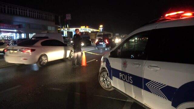 Arnavutköy'de otomobilin çarptığı genç kız kamyonun altında kalarak can verdi