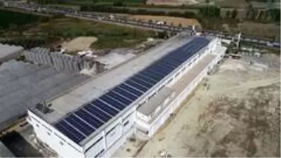Enerjisini güneşten alan dev fabrika, yıllık 500 bin TL'lik tasarruf sağlıyor Enerjisini güneşten alan dev fabrika, yıllık 500 bin TL'lik tasarruf sağlıyor