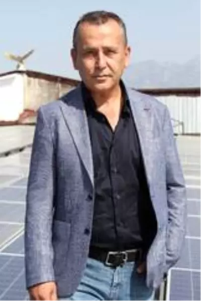 Enerjisini güneşten alan dev fabrika, yıllık 500 bin TL'lik tasarruf sağlıyor Enerjisini güneşten alan dev fabrika, yıllık 500 bin TL'lik tasarruf sağlıyor