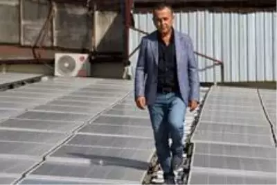 Enerjisini güneşten alan dev fabrika, yıllık 500 bin TL'lik tasarruf sağlıyor Enerjisini güneşten alan dev fabrika, yıllık 500 bin TL'lik tasarruf sağlıyor