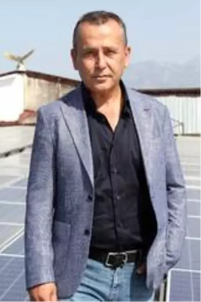 Enerjisini güneşten alan dev fabrika, yıllık 500 bin TL'lik tasarruf sağlıyor Enerjisini güneşten alan dev fabrika, yıllık 500 bin TL'lik tasarruf sağlıyor