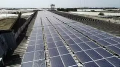 Enerjisini güneşten alan dev fabrika, yıllık 500 bin TL'lik tasarruf sağlıyor Enerjisini güneşten alan dev fabrika, yıllık 500 bin TL'lik tasarruf sağlıyor