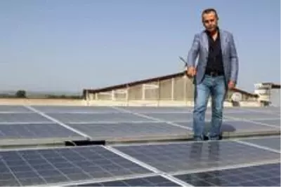Enerjisini güneşten alan dev fabrika, yıllık 500 bin TL'lik tasarruf sağlıyor Enerjisini güneşten alan dev fabrika, yıllık 500 bin TL'lik tasarruf sağlıyor