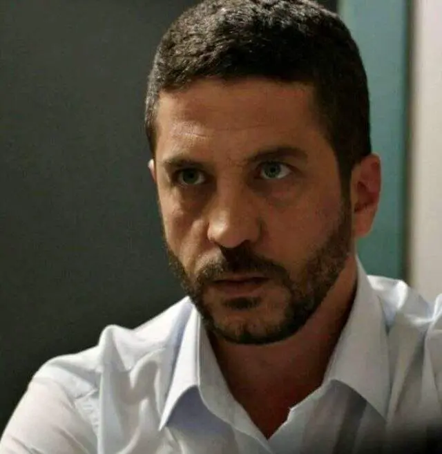 Eser Karabil kimdir? Eser Karabil kaç yaşında, nereli? Eser Karabil eşi kim? Eser Karabil kimdir? Eser Karabil kaç yaşında, nereli? Eser Karabil eşi kim?