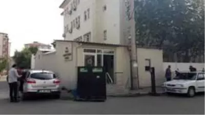 Iğdır Belediyesinde bulunan kayıt dışı 300 bin lira ile ilgili dava başladı Iğdır Belediyesinde bulunan kayıt dışı 300 bin lira ile ilgili dava başladı
