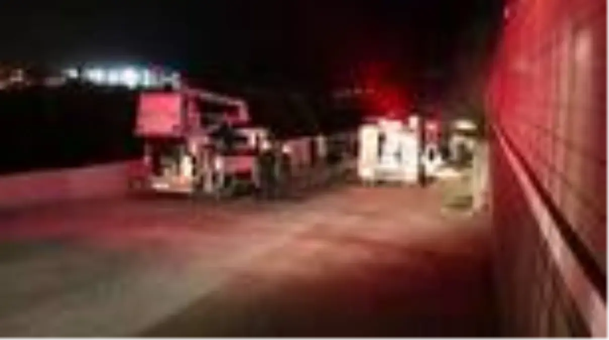 Son Dakika | Karabük Üniversitesi kampüsündeki garajda çıkan yangında iki araç hasar gördü