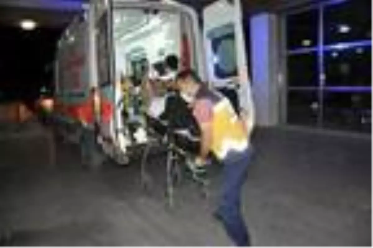 Karaman'da 3 kişinin yaralandığı silahlı saldırı anı güvenlik kamerasına yansıdı