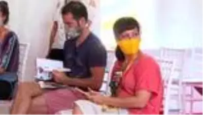 'Koku' filminin yönetmeni Çetin: 'Film çekimlerinin yapıldığı yere bir tır dolusu nergis getirdik' 'Koku' filminin yönetmeni Çetin: 'Film çekimlerinin yapıldığı yere bir tır dolusu nergis getirdik'
