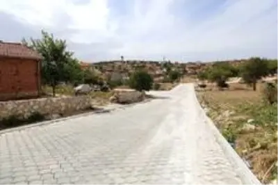 Pamukkale Belediyesinin parke taşı döşeme çalışmaları devam ediyor Pamukkale Belediyesinin parke taşı döşeme çalışmaları devam ediyor