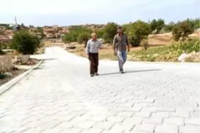 Pamukkale Belediyesinin parke taşı döşeme çalışmaları devam ediyor Pamukkale Belediyesinin parke taşı döşeme çalışmaları devam ediyor