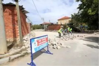 Pamukkale Belediyesinin parke taşı döşeme çalışmaları devam ediyor Pamukkale Belediyesinin parke taşı döşeme çalışmaları devam ediyor