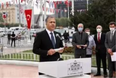 - Taksim'de İstanbul'un Kurtuluşu'nun 96. Yıldönümü için tören - Taksim'de İstanbul'un Kurtuluşu'nun 96. Yıldönümü için tören