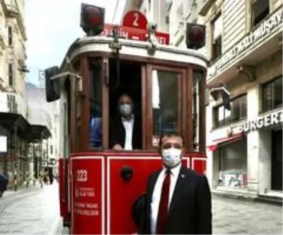- Taksim'de İstanbul'un Kurtuluşu'nun 96. Yıldönümü için tören - Taksim'de İstanbul'un Kurtuluşu'nun 96. Yıldönümü için tören