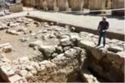 Andriake kazılarında 'yılın bulgusu' niteliğinde heykelcikler ortaya çıkarıldı...