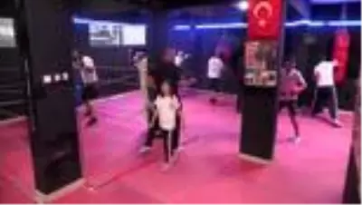 Son dakika haberleri | 'Baba Yüksel' dezavantajlı gençleri boksla topluma kazandırıyor Son dakika haberleri | 'Baba Yüksel' dezavantajlı gençleri boksla topluma kazandırıyor