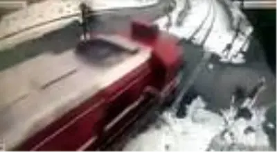 Bariyeri kırdıktan 1 dakika sonra tren geldi, cezası ağır oldu Bariyeri kırdıktan 1 dakika sonra tren geldi, cezası ağır oldu