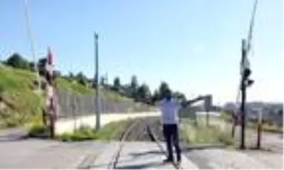 Bariyeri kırdıktan 1 dakika sonra tren geldi, cezası ağır oldu Bariyeri kırdıktan 1 dakika sonra tren geldi, cezası ağır oldu