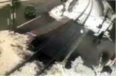 Bariyeri kırdıktan 1 dakika sonra tren geldi, cezası ağır oldu Bariyeri kırdıktan 1 dakika sonra tren geldi, cezası ağır oldu