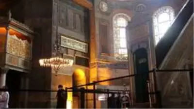 Cumhurbaşkanı Erdoğan, Ayasofya Camii'ne 2 özel hat levhası hediye etti Cumhurbaşkanı Erdoğan, Ayasofya Camii'ne 2 özel hat levhası hediye etti