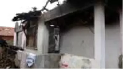 Evdeki yangında zincirli bulunan çocuk: Çok korktum Evdeki yangında zincirli bulunan çocuk: Çok korktum