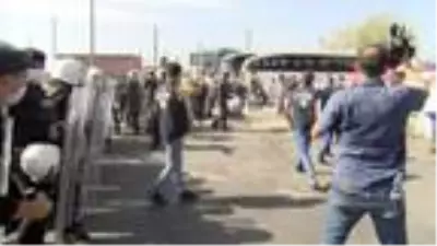 Harem'de eylem yapan minibüsçülere polis müdahalesi-1 Harem'de eylem yapan minibüsçülere polis müdahalesi-1