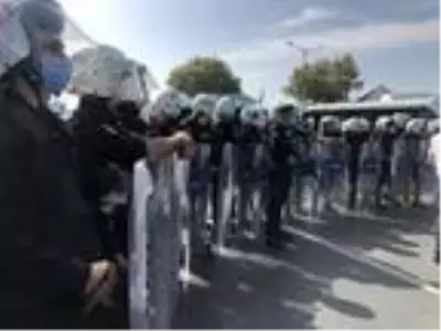Harem'de eylem yapan minibüsçülere polis müdahalesi-1 Harem'de eylem yapan minibüsçülere polis müdahalesi-1