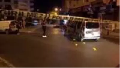 Kağıthane'de silahlı saldırıya uğrayan 2 kardeşten biri öldü, diğeri yaralandı Kağıthane'de silahlı saldırıya uğrayan 2 kardeşten biri öldü, diğeri yaralandı