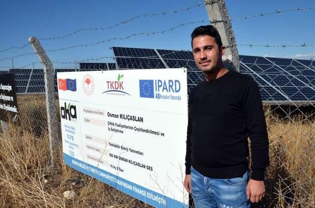 Kars'ta güneş enerjisi panelleriyle elektrik üretim tesisi kuran mühendis, 3 bin hanenin elektrik ihtiyacını karşılıyor Kars'ta güneş enerjisi panelleriyle elektrik üretim tesisi kuran mühendis, 3 bin hanenin elektrik ihtiyacını karşılıyor
