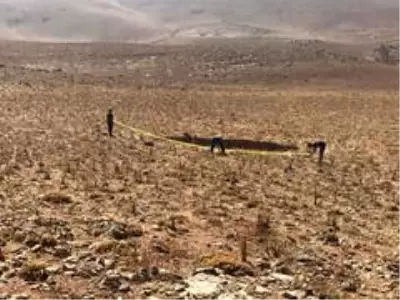 Konya'da 30 metre çapında 20 metre derinliğinde obruk oluştu Konya'da 30 metre çapında 20 metre derinliğinde obruk oluştu