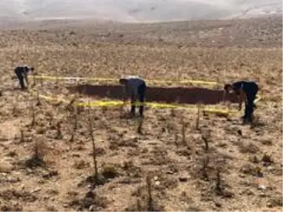 Konya'da 30 metre çapında 20 metre derinliğinde obruk oluştu Konya'da 30 metre çapında 20 metre derinliğinde obruk oluştu