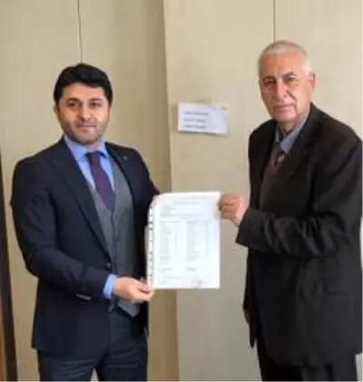 MHP'nin yeni yönetimi mazbatalarını aldı