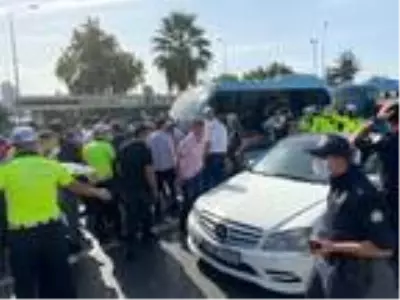 Minibüsçüler bu kez Kartal'da toplandı Minibüsçüler bu kez Kartal'da toplandı
