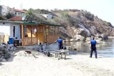 Mudanya'da kaçak yapılaşmayla mücadele sürüyor Mudanya'da kaçak yapılaşmayla mücadele sürüyor