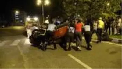 Sürücü, takla atan araçtan burnu dahi kanamadan çıktı Sürücü, takla atan araçtan burnu dahi kanamadan çıktı