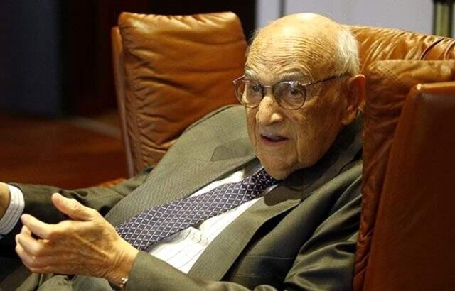 Türkiye'nin önde gelen iş insanı Jak Kamhi yaşamını yitirdi