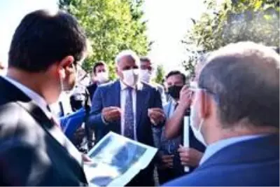 Vali Ustaoğlu ve Başkan Zorluoğlu Arsin ilçesinde toprak kaymalarının yaşandığı Çubuklu... Vali Ustaoğlu ve Başkan Zorluoğlu Arsin ilçesinde toprak kaymalarının yaşandığı Çubuklu...