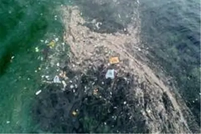 Yenikapı Sahili'nde kirlilik su altı drone kamerasında Yenikapı Sahili'nde kirlilik su altı drone kamerasında