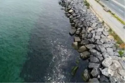 Yenikapı Sahili'nde kirlilik su altı drone kamerasında Yenikapı Sahili'nde kirlilik su altı drone kamerasında