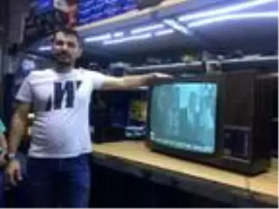 60 yıllık siyah-beyaz televizyonu tamir etti, 20 bin liraya satmak istiyor