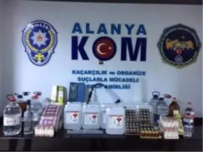 Alanya'da 70'lik dede evde sahte içki üretimi yaparken yakalandı Alanya'da 70'lik dede evde sahte içki üretimi yaparken yakalandı