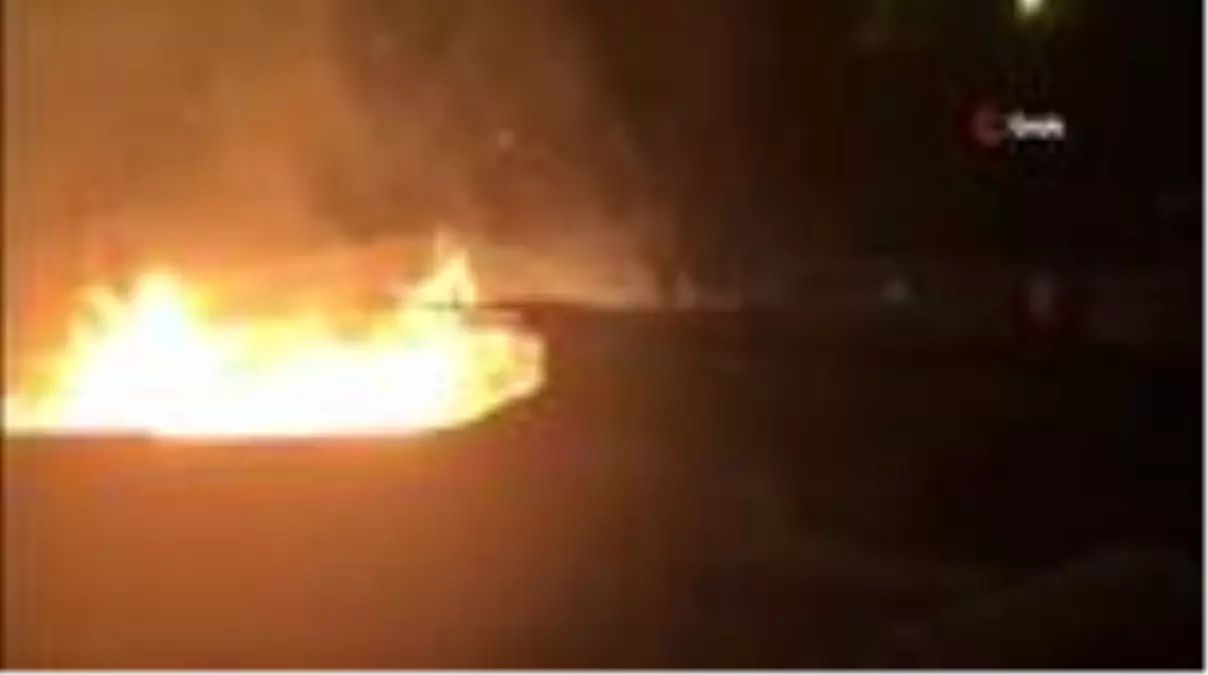 Son dakika haberi: Ankara'da gecekondu yangınına vatandaşlar bahçe hortumuyla müdahale etti