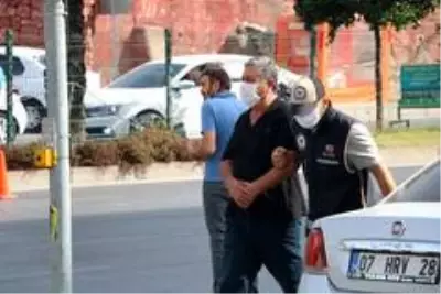 Alanya'da 70'lik dede evde sahte içki üretimi yaparken yakalandı Alanya'da 70'lik dede evde sahte içki üretimi yaparken yakalandı