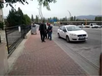 Canlı yayında işlediği cinayeti itiraf eden Süleyman Gürbüz Gediz'de adli makamlara sevk edildi Canlı yayında işlediği cinayeti itiraf eden Süleyman Gürbüz Gediz'de adli makamlara sevk edildi