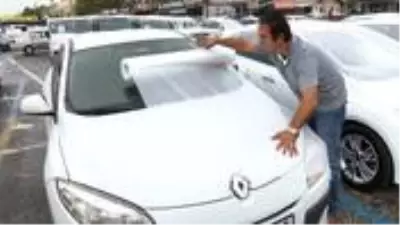 Dolu fırsatçıları işbaşında: Balonlu naylonların fiyatı 20 liradan 100 liraya çıktı Dolu fırsatçıları işbaşında: Balonlu naylonların fiyatı 20 liradan 100 liraya çıktı